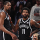 Kevin Durant (l.) and Kyrie Irving